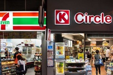 Ông chủ Circle K chưa từ bỏ việc thâu tóm 7-Eleven