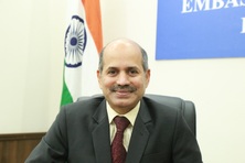 Những người bạn quốc tế và báo Dân trí