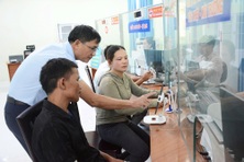 Xóa bỏ “khoảng cách hành chính” giữa  Trung ương và địa phương