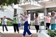 Hong Kong (Trung Quốc): Nhiều người lên kế hoạch nghỉ hưu tại đại lục