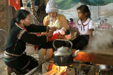 Nhiều chính sách hỗ trợ dành cho phụ nữ sinh đủ 2 con