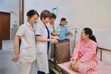 Từ “ngại sinh” đến “dám sinh”: Cần một hệ sinh thái nuôi con bền vững