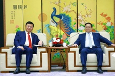 PM meets Chinese major firms