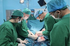Con Dao surgeries double as specialist care expands