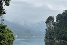 Tuyen Quang's Na Hang Reservoir offers stunning landscapes