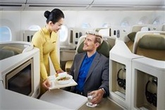 Vietnam Airlines wins two travel awards