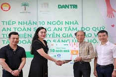 10 flood-resilient houses donated to Quang Binh people