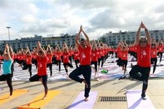 International Yoga Day draws nearly 3,000 in Quang Ninh