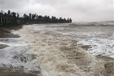 First primary students on Quang Tri island receive support