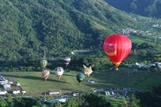 Tuyen Quang hosts first int’l hot air balloon fest
