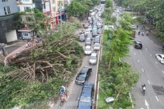 Hanoi streets severely congested after typhoon