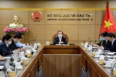 Minister officially orders classes to go online