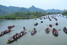 Hanoi reopens tourist sites