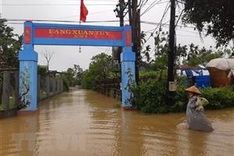 PM orders quick response to abnormal downpours, floods in central region