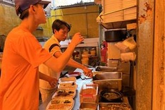 HCM City restaurant offers free meals to disadvantaged