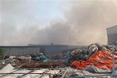 10 households evacuated during Hai Duong company fire
