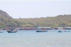 Illegal homestay facilities rampant in Vinh Hy Bay