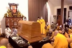 Buddhists mourn Zen Master Thich Nhat Hanh