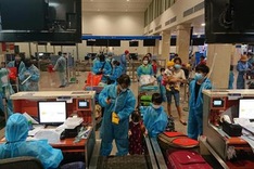 Man charters flights for hundreds to get home from HCM City