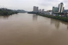 Red River water level rises as Chinese dam opens floodgates