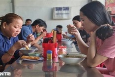Danang to reopen more services