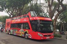 Hanoi adds more stops to double-decker bus tour