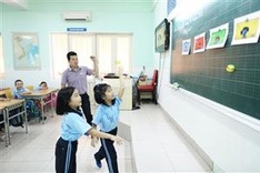 City faces shortage of English teachers in primary schools