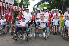 HCM City: Over 5,000 people join charity walk for AO victims and disabled people