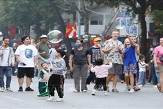Around 402,000 tourists visit Hanoi on New Year holiday
