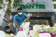 Thousands of relief gifts sent to HCM City residents via Dantri/Dtinews' Programme