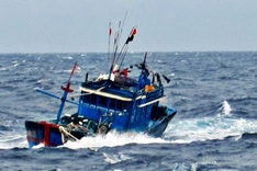 Fishing boat sinks off Con Dao, two missing