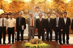 Hanoi seeks France’s experience in clean water, waste treatment