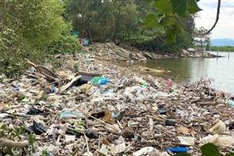Binh Dinh lagoon faces serious pollution from littering