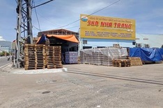 Fish sauce factories yet to relocate in Nha Trang