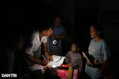 Mong people struggle in poor-equipped Dak Nong night classes