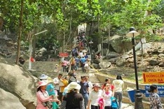 Masterplan to turn Ba Den Mountain into national tourism site approved