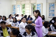 Hanoi reviews English teacher proficiency