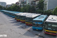Hanoi sees sharp fall in bus passengers