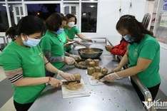 Danang charity club offer free meals for poor patients
