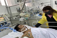 Volunteer in life-and-death situation after traffic accident