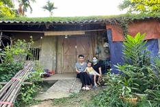 Blind man struggles to raise family