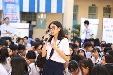 High-school graduates turn away from higher education