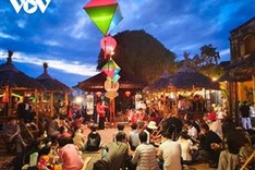 Quang Nam restarts "Hoi An at night" programme