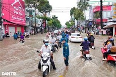Rising tides serious flood Can Tho City