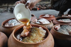 Ha Nam village busy preparing Tet dishes