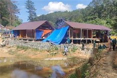 Illegal bungalows in Mang Den dismantled