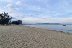 Ninh Thuan beach empty amid Covid-19 pandemic