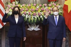 VP Harris reaffirms US commitment to support Vietnam in combating COVID-19