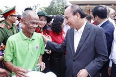 President presents Tet gifts to poor, disadvantaged households in Kien Giang