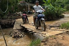 Lao Cai village needs a new bridge following flash flood